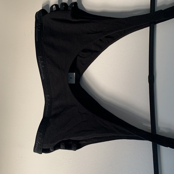 Lululemon black bra - Picture 2 of 2